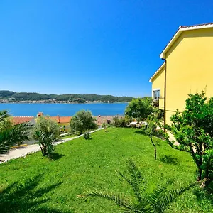 Apartman Apartment Cipcic-1 By Interhome, Supetarska Draga